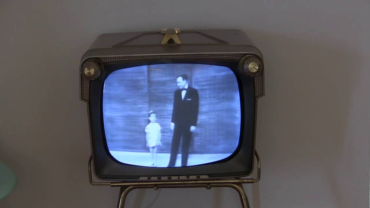 Watch a 1959 Zenith TV  Gene Kelly