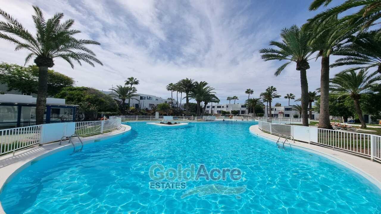 Los Baqueros 2 bedroom apartment between the beach and high street of Corralejo!!!