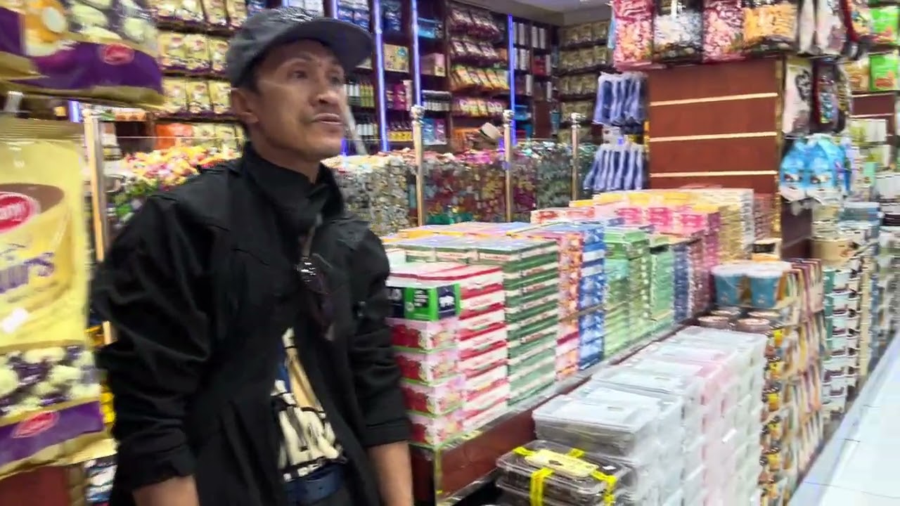 Samahan natin c boss Tiago bibili sya ng chocolate vacation sya /overseas filipino worker in Saudi 