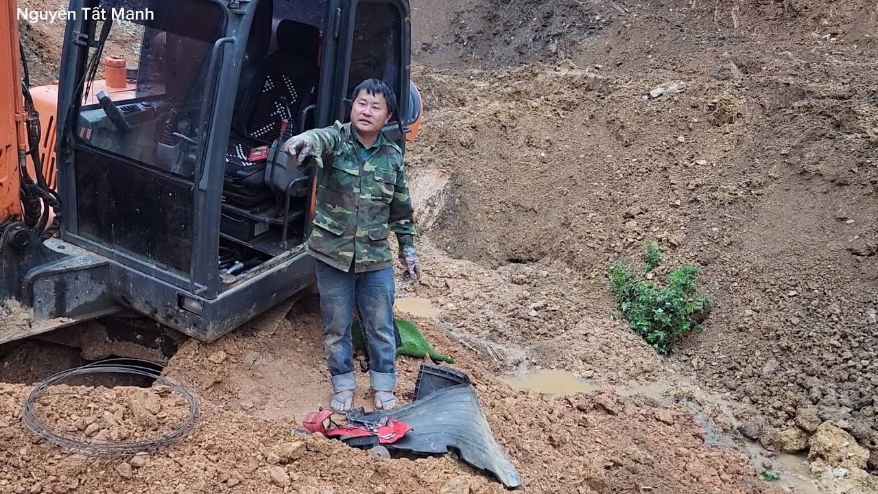 TOANG_Máy Xúc San RUỘNG LÚA KHỦNG Hỏng Lúc Nửa Đêm Giữa khe núi. nguyễn Tất Mạnh