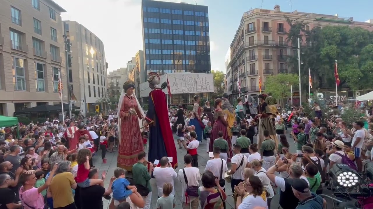 Ballada conjunta dels Gegants de Ciutat Vella a la 42a Trobada de Gegants de les Festes de Sant Roc