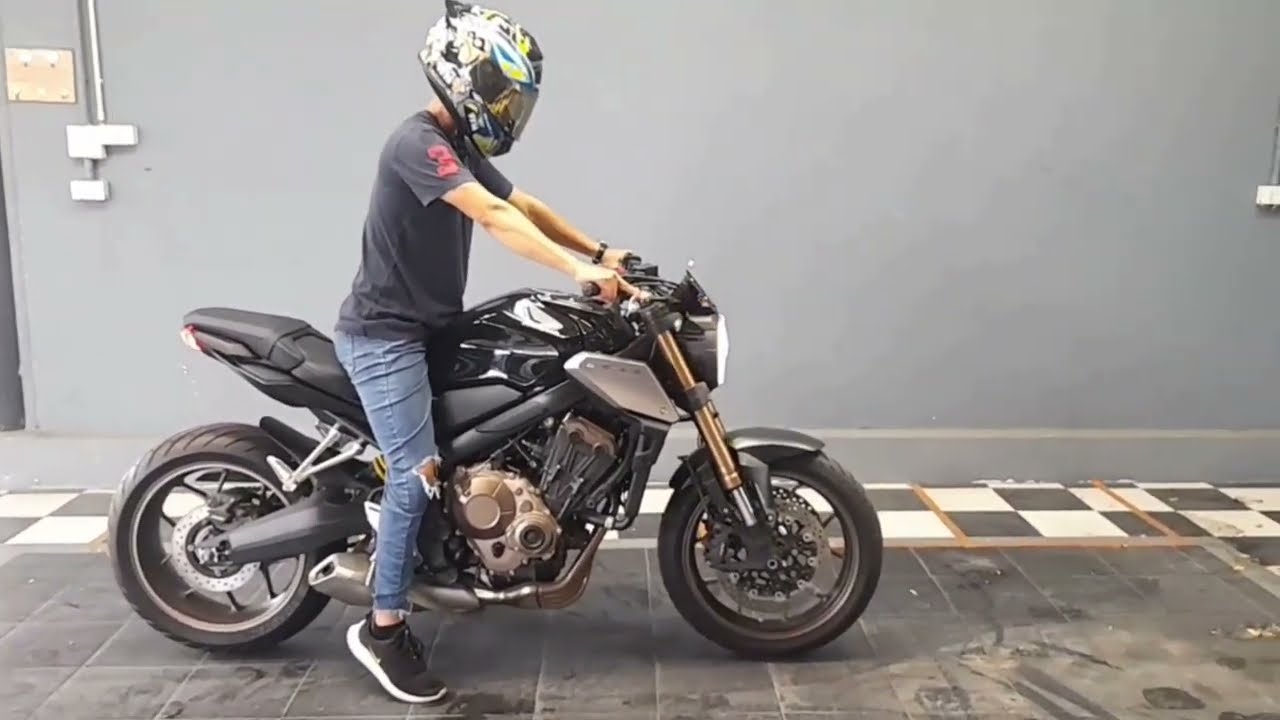 Honda CB650R # little guy sitting CB650R