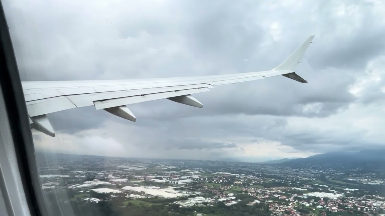 Wet San Jose (Costa Rica) Take Off - United Airlines - Boeing 737 MAX 8 - SJO to IAH