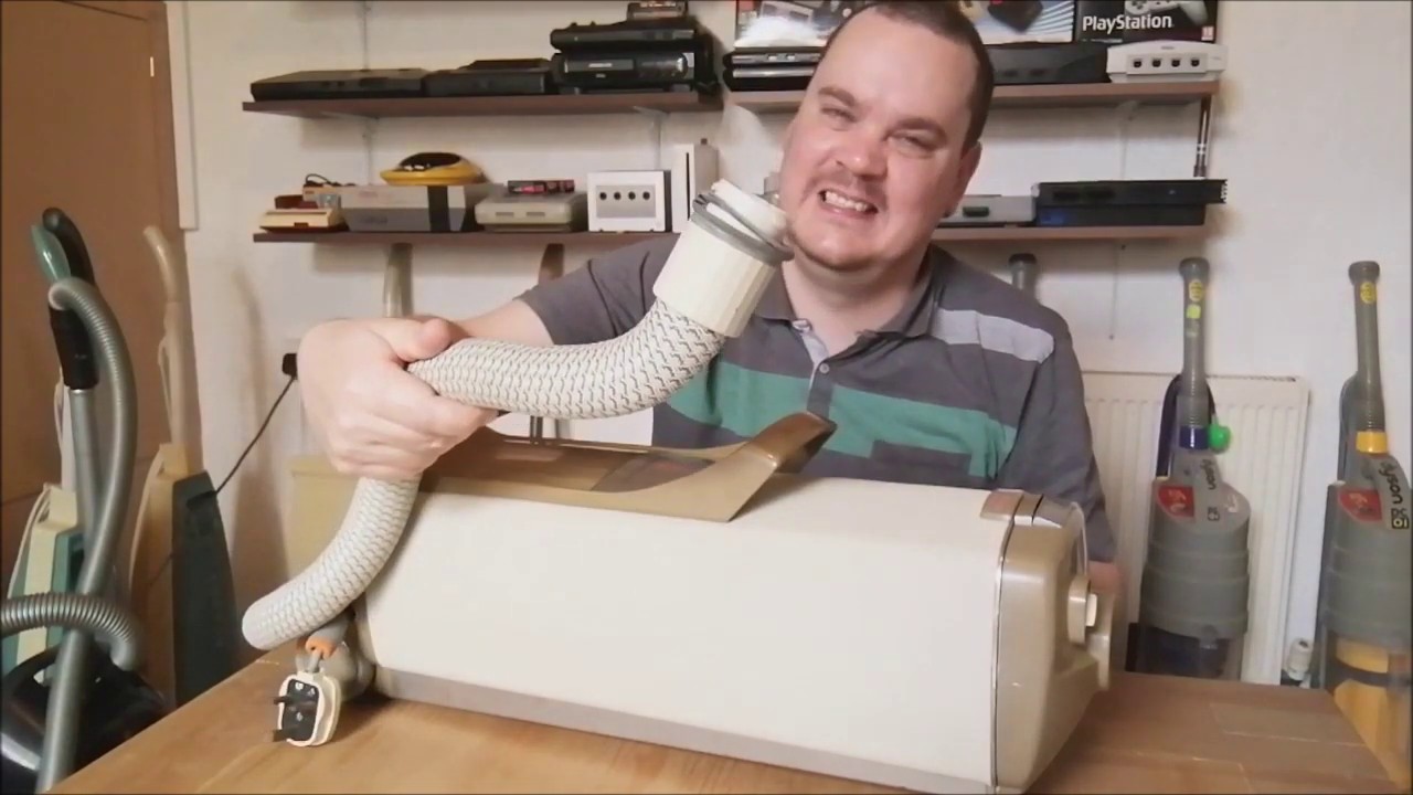 Винтажный пылесос Electrolux Automatic 310 1970 года выпуска
