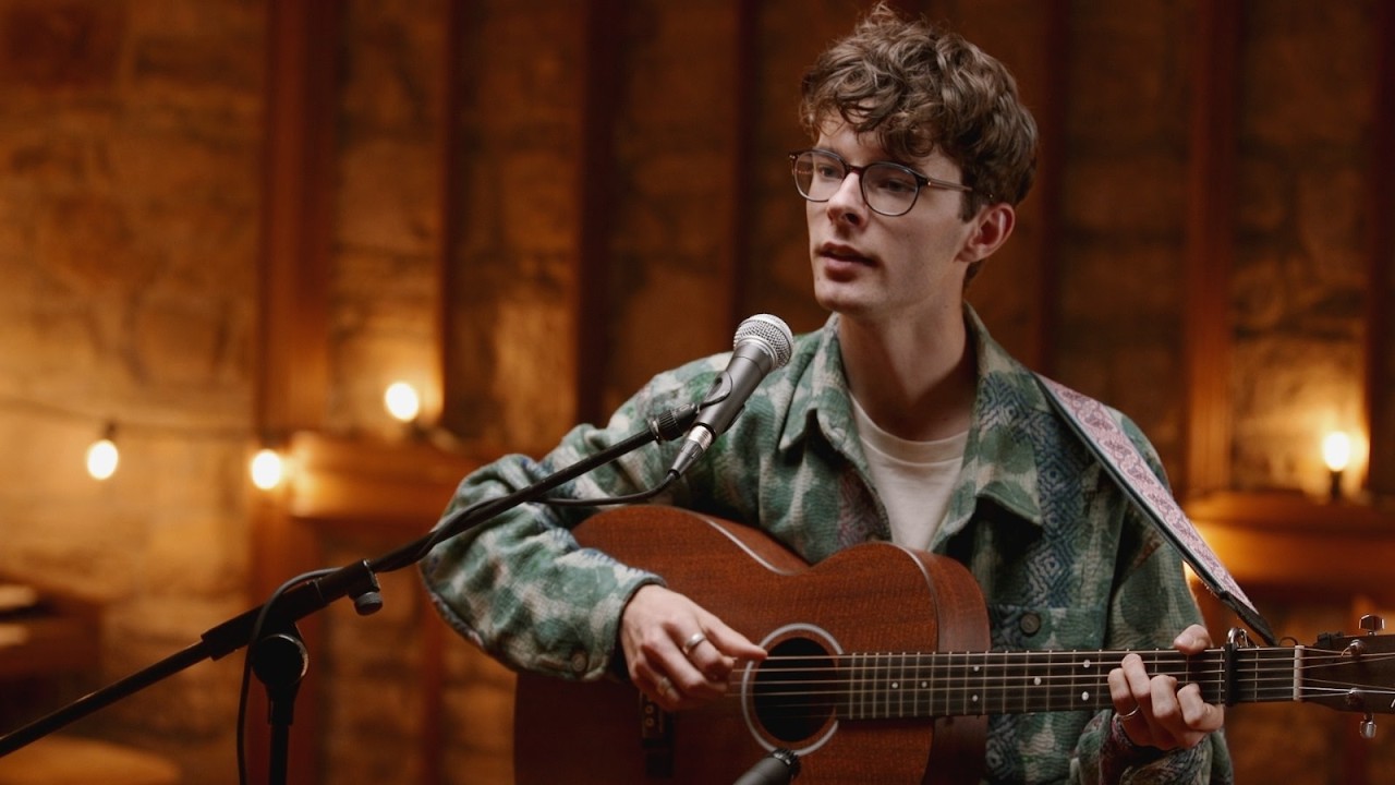 Dreel Hall LIVE SESSION - Mr Bus Man (Original Song)