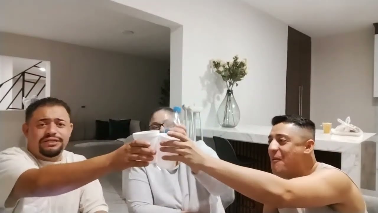 SEGUIMOS DE FIESTA ✌🏻