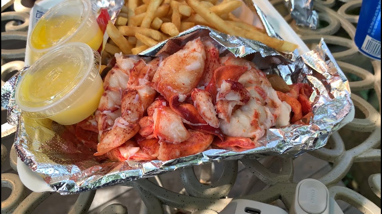 Wally seeks the best Lobster Roll in Maine! Is it Red's Eats or McLoon's :-)  Aug 2021