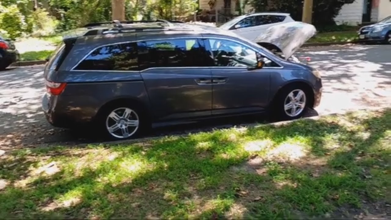 DRL Light on, One High Beam Out, Not Working, Easy Fix! Honda Odyssey, 2012