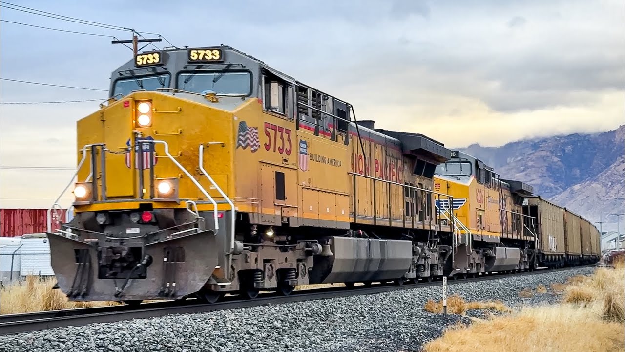 Heavy coal train in notch 8 on the Sharp sub!