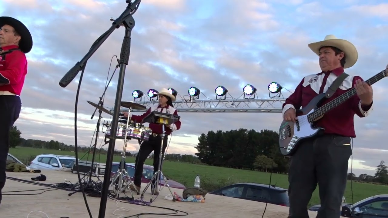 los manantiales corridos que dan sed! fiesta de la primavera puerto Octay