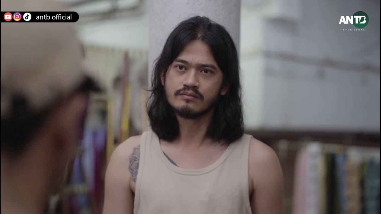(PEMUDA SETEMPAT) BERSENANG-SENANG