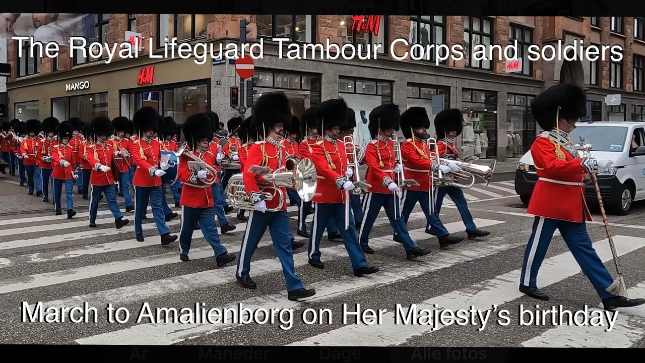 The Royal Guards and the Tambour Corps marching to the castle on Her Majesty’s 83rd birthday. 🇩🇰