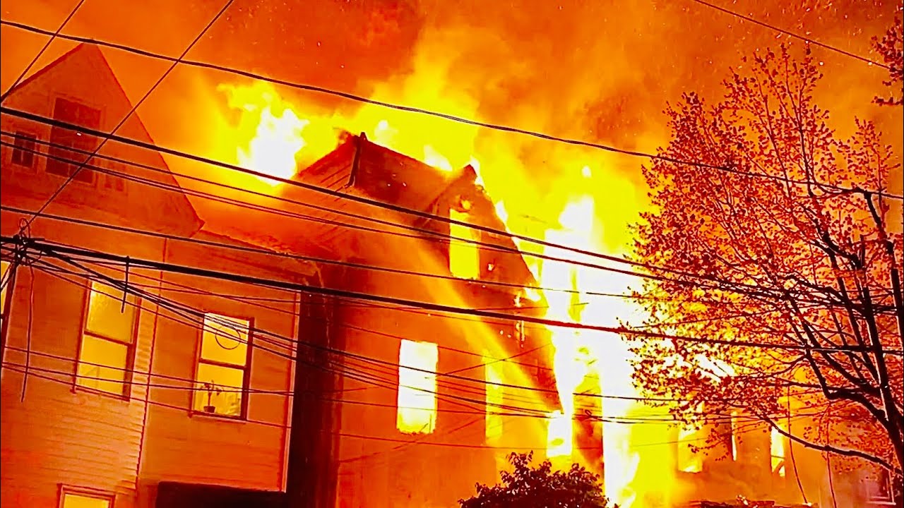 NHRF&R WITH MUTUAL AID BATTLE 6TH ALARM FIRE IN 2 MULTIPLE DWELLINGS ON JANE STREET IN WEEHAWKEN, NJ