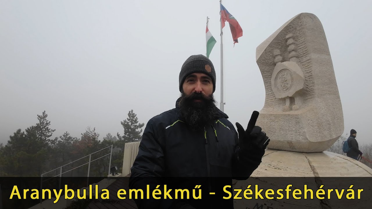 Aranybulla emlékmű és park Székesfehérvár