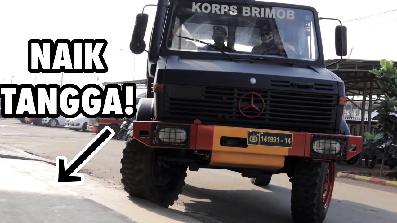 MERCEDES YANG BISA NAIK TANGGA