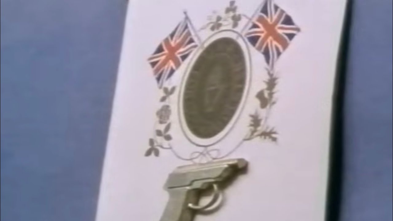 BBC journalist interviews loyalist prisoners inside the Maze Prison - 1990