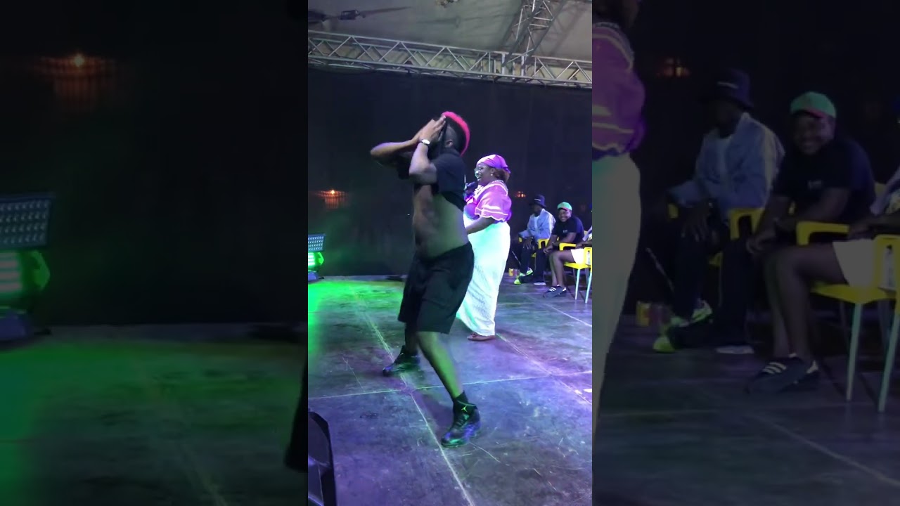 Massanó e a sua mãe em grandes momentos de actuação