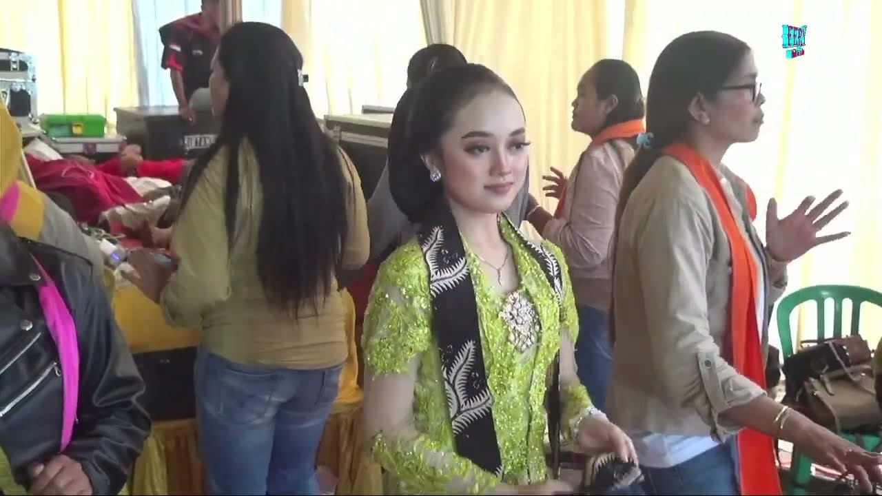WIRAYUDA CRD Tayub Campur Sari Hajatan Hendro Putra  siang besan ibu ibu tamu undangan