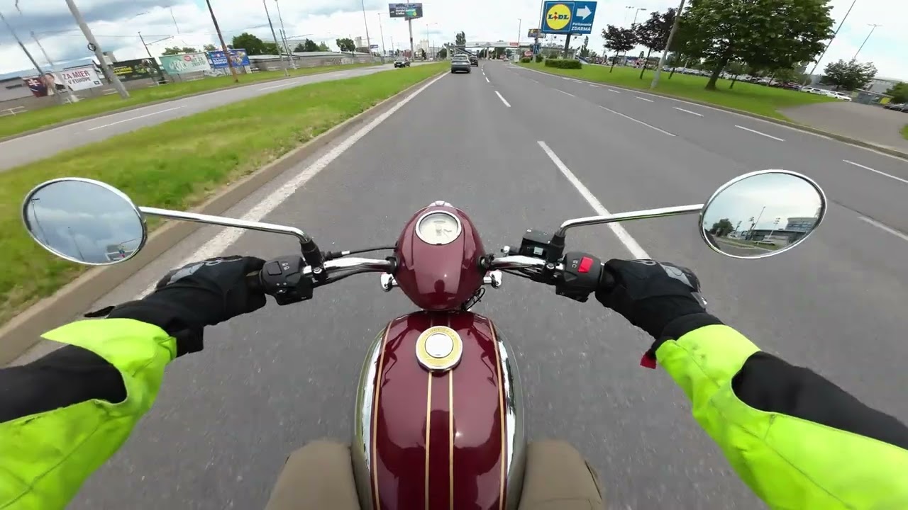 Pohľad zo sedla na jawa 300cl / testday Bratislava