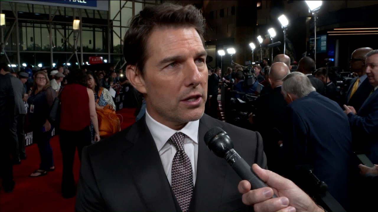 RED CARPET PREMIERE: Tom Cruise on the Red Carpet for 