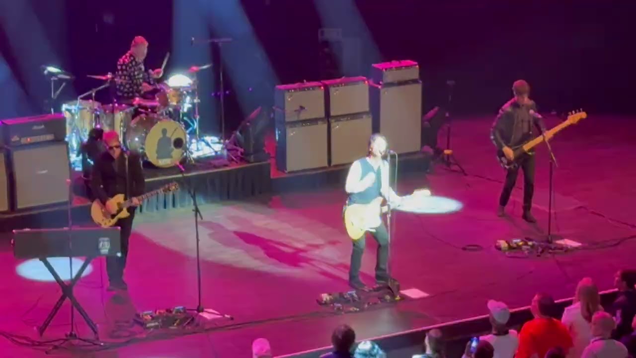 Johnny Marr - Queen E 2024