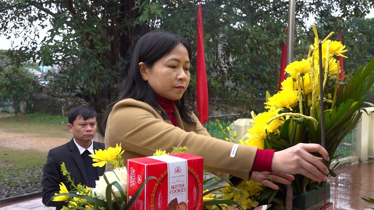 TRANG TRỌNG LỄ DÂNG HƯƠNG TƯỞNG NHỚ CÁC ANH HÙNG LIỆT SĨ TẠI PHƯỜNG BÁ XUYÊN