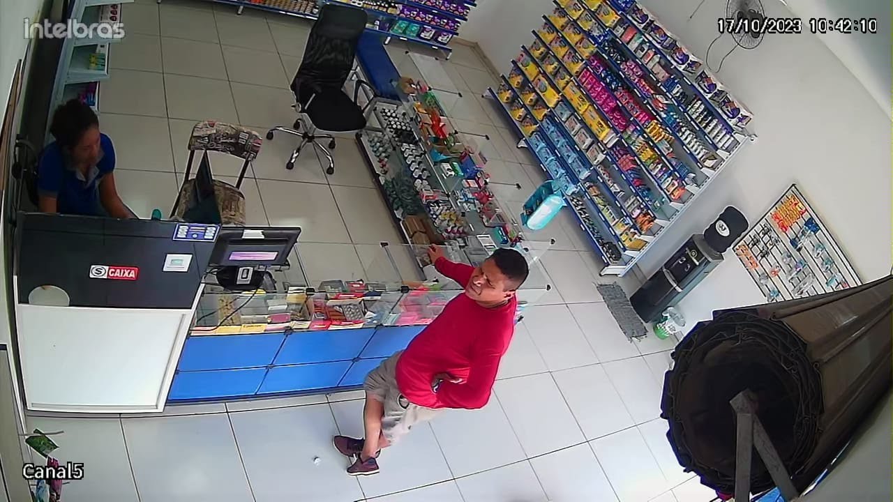 DUPLA DISTRIBUI NOTAS FALSAS NO COMERCIO DE CODÓ