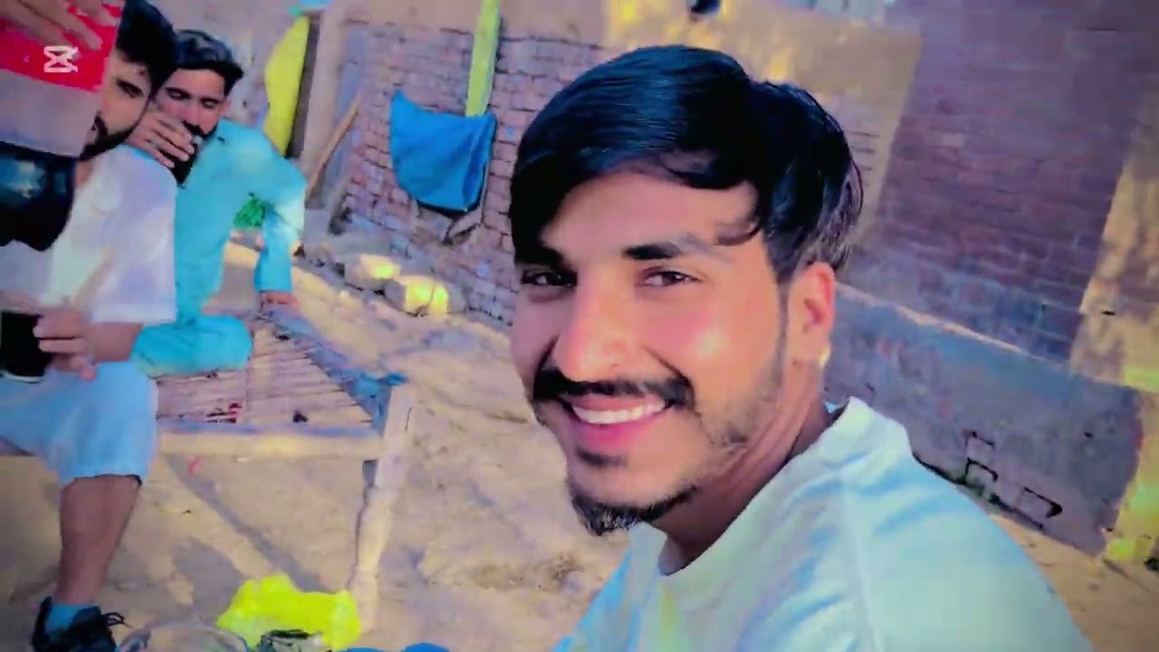 Sakham maly pa enjoy krty hoy