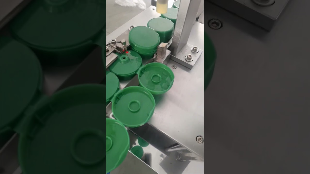 Big size flip top cap closing machine #fliptop #closingmachine #bowlfeeder #foldingmachine
