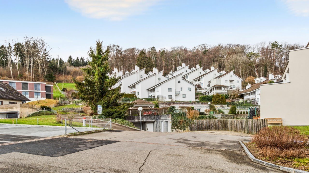 SPREITENBACH---REIHEN-EINFAMILIENHAUS MIT TOP AUSSICHT, TOP LAGE (ÜBER DEN DÄCHERN DES LIMATTALES)