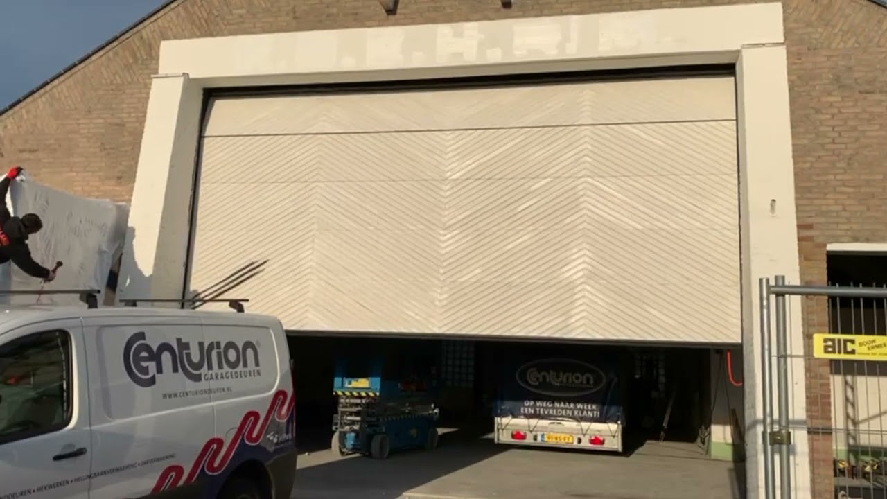 Centurion garagedeuren - Verticaal openende garagedeur