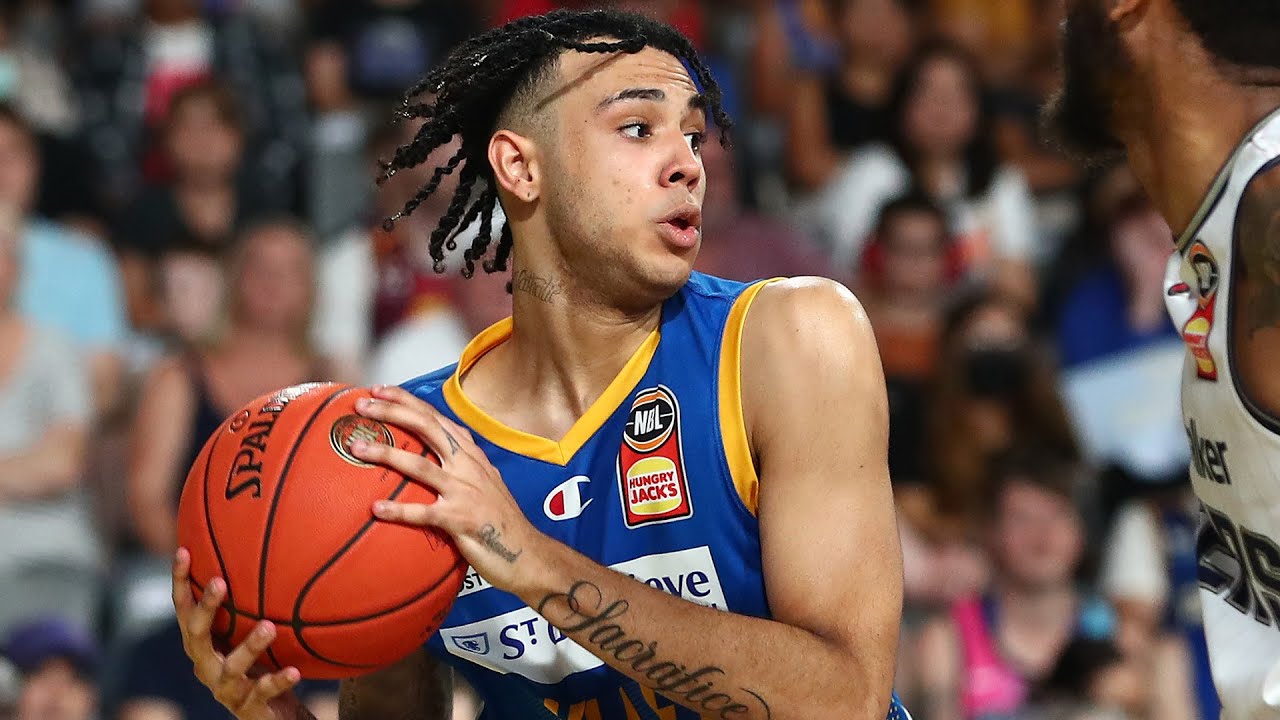 Tom Digbeu highlights v Illawarra Hawks (Round 19, 2022)