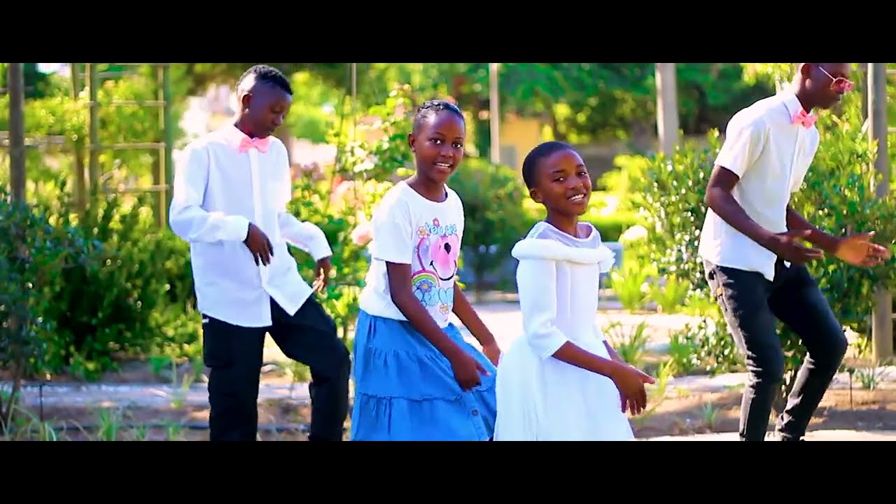 Princess Makanaka - Rumbidzwai Baba (Official Video)