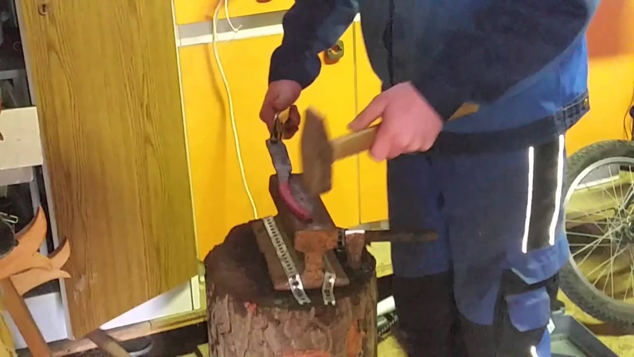 Kezdő k&eacute;s kov&aacute;csol&aacute;s