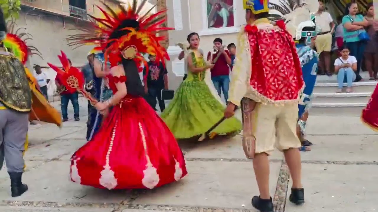 Esta es la Danza de la Conquista de M&eacute;xico en honor a la Santa Cruz