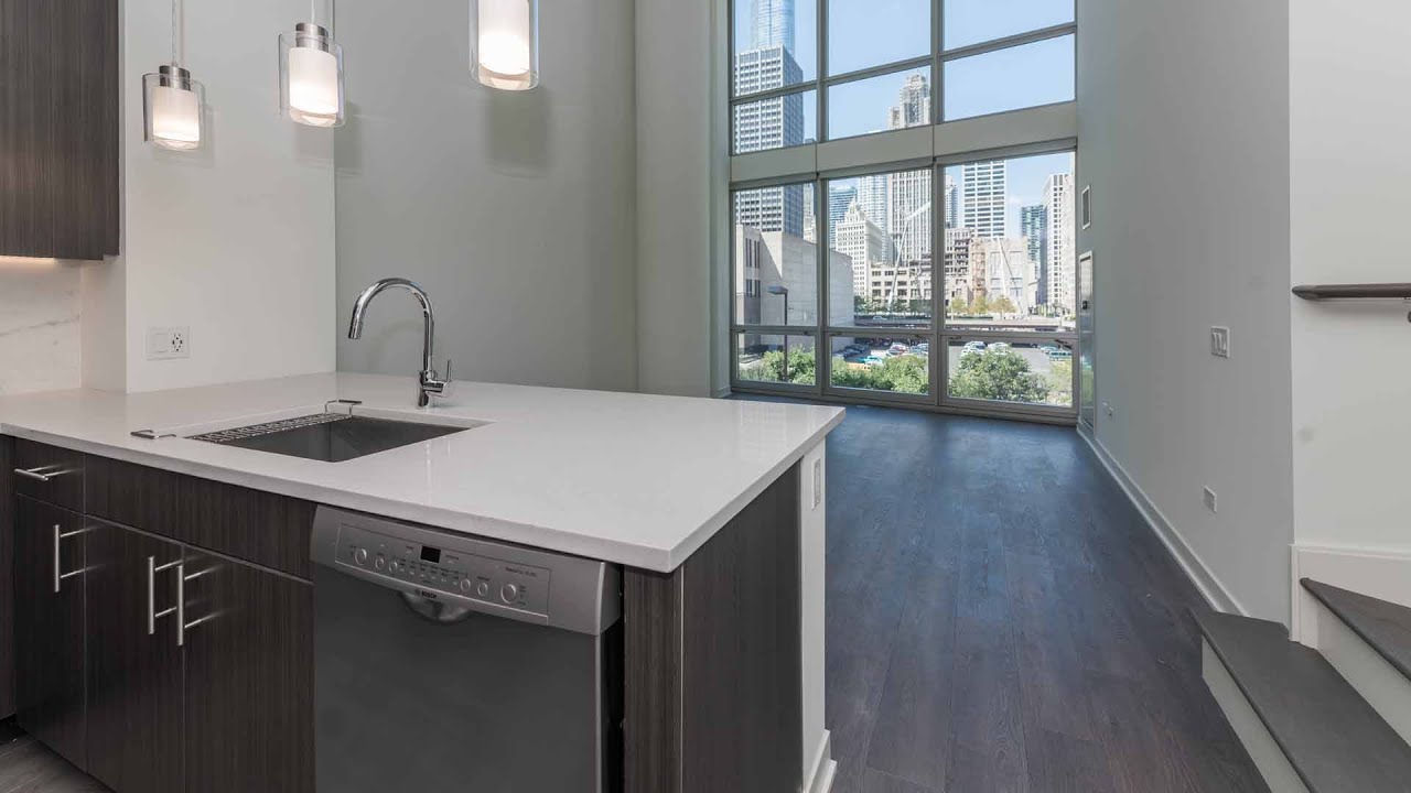 A 2-bedroom, 2 ½-bath Streeterville townhome #404 at the new 465 North Park