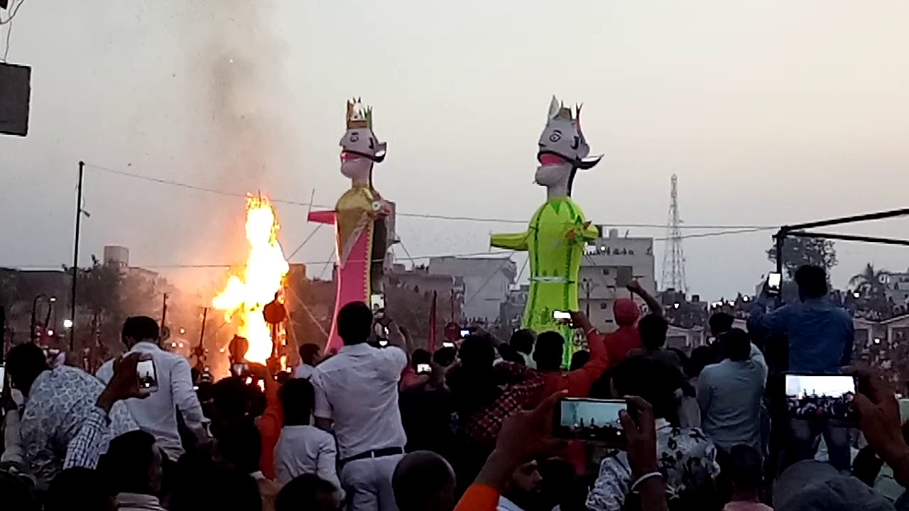 Happy Dussehra Devi mandir ka scene
