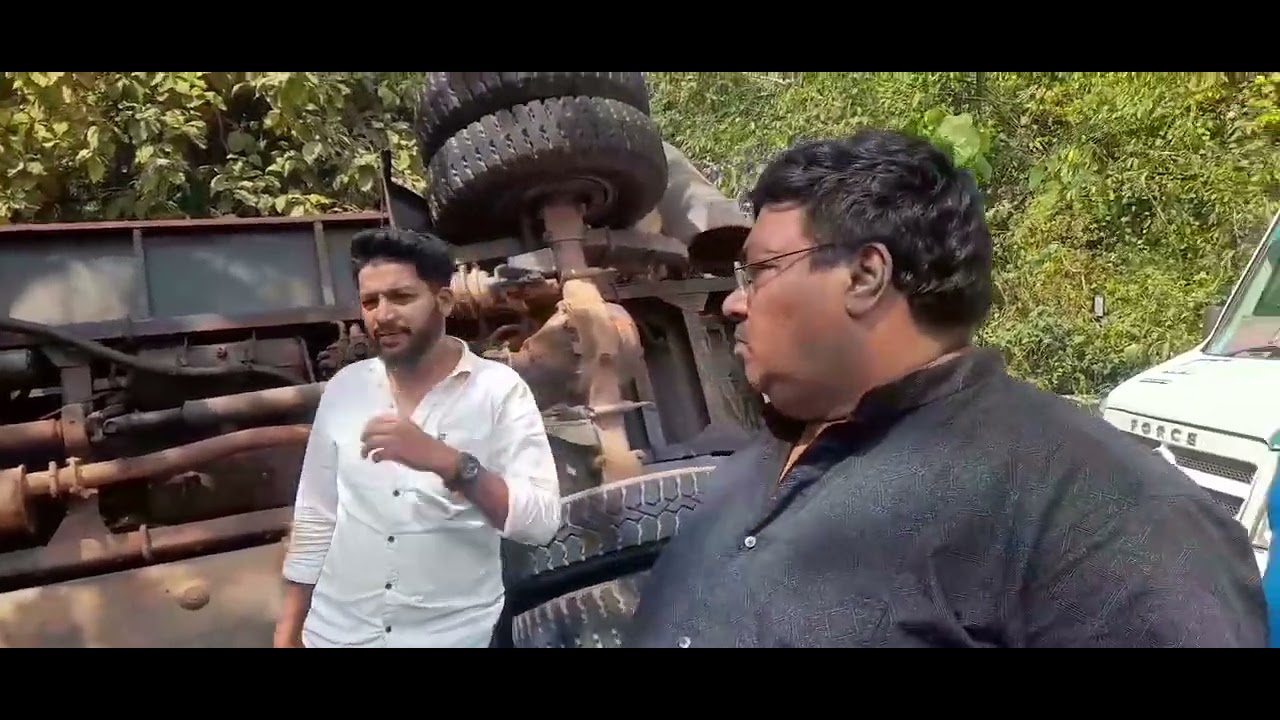 Goan Reporter:: Major Accident near St-Ana Church, Santan Talaulim. Driver stuck inside