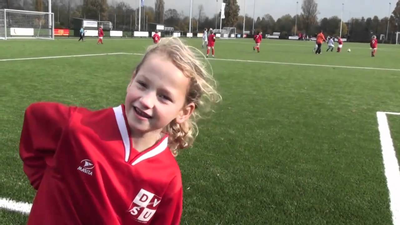 Voetbal wedstrijd DVSU MF1