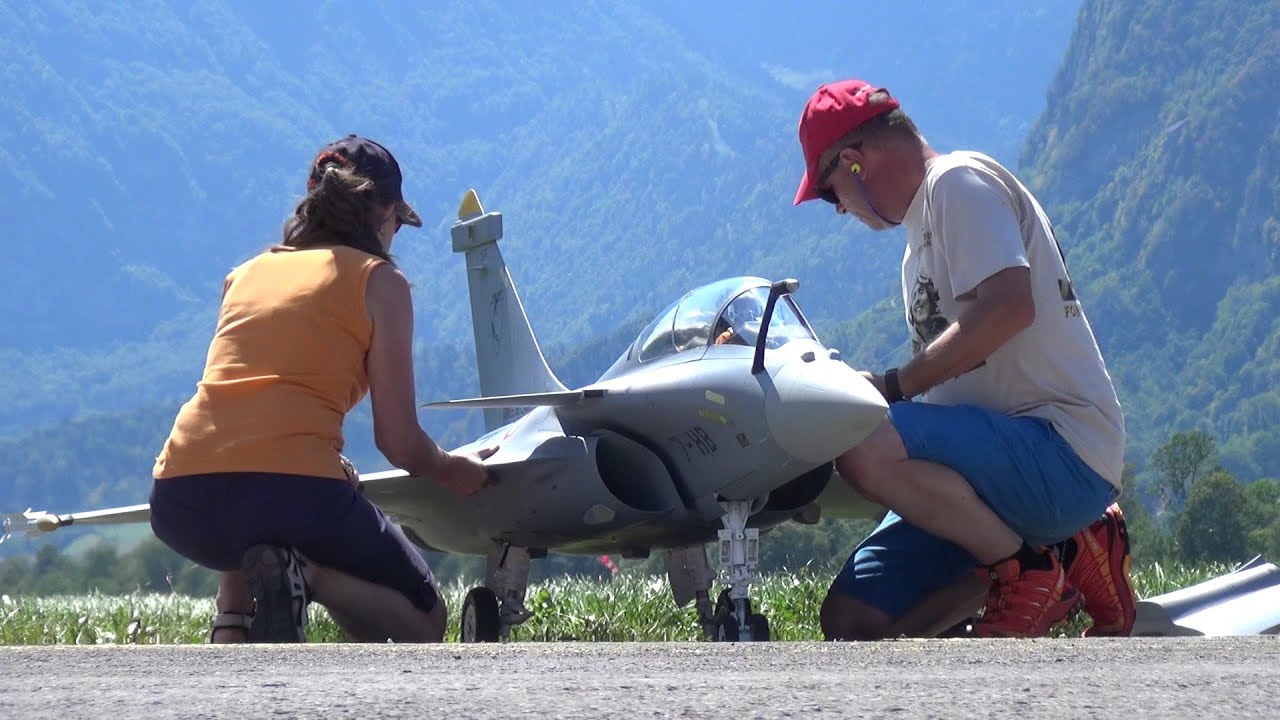 Vertical Takeoff Dassault Rafale Super Scale R/C Turbine Model Jet