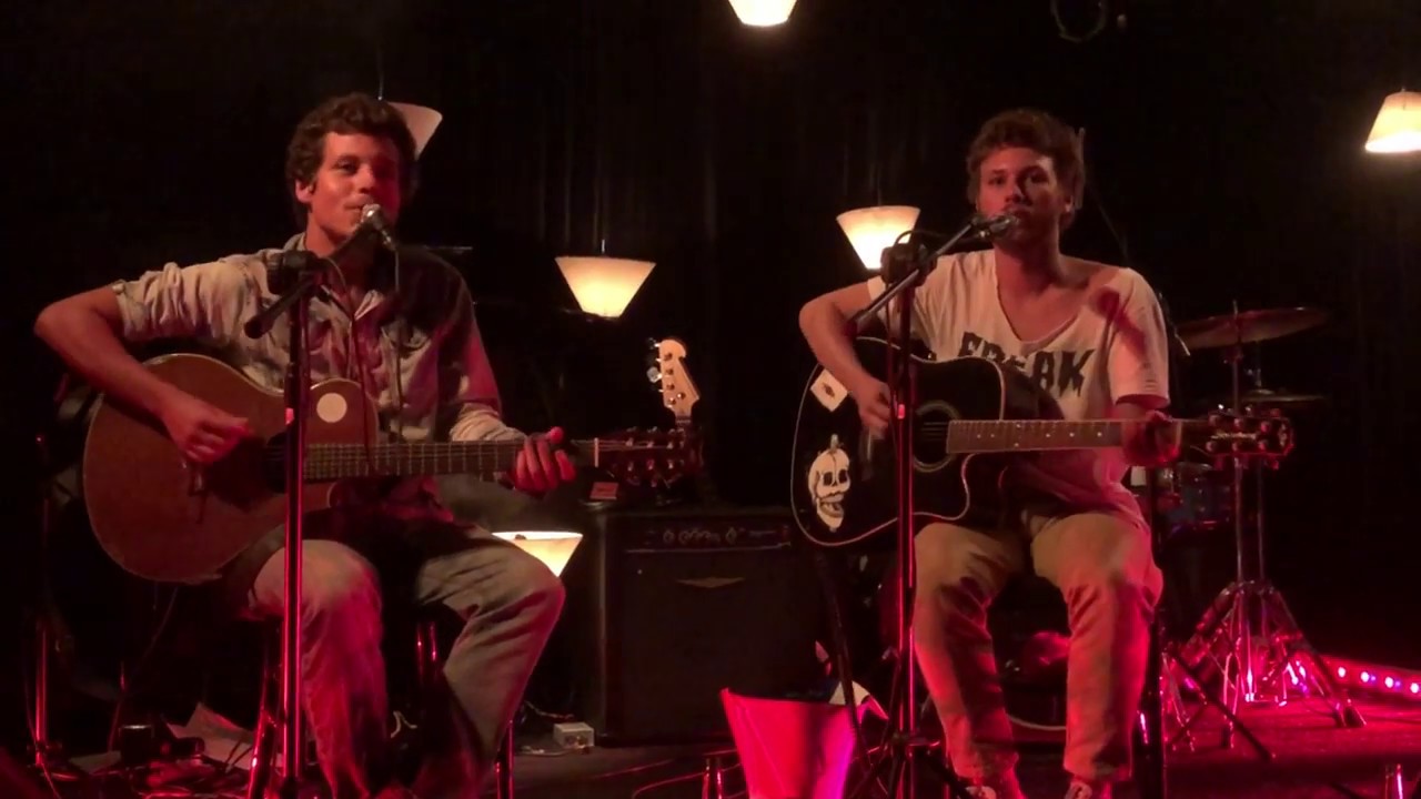 Questão de Posse - Chico Chico e João Mantuano - Ao Vivo no JClub