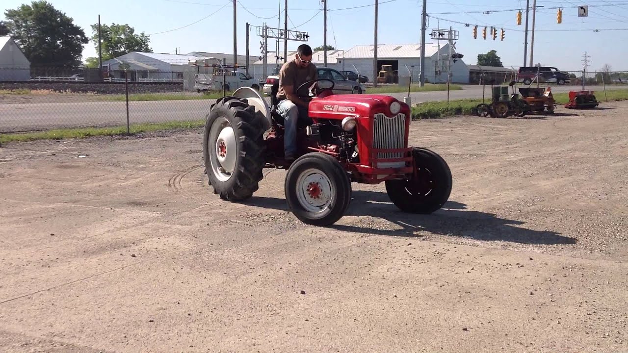 FORD 601 WORKMASTER TRACTOR FOR AUCTION