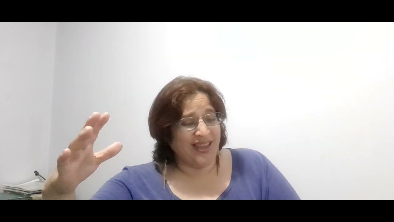 Al&eacute;jate (Josh Groban),  interpretado por Laura Paez