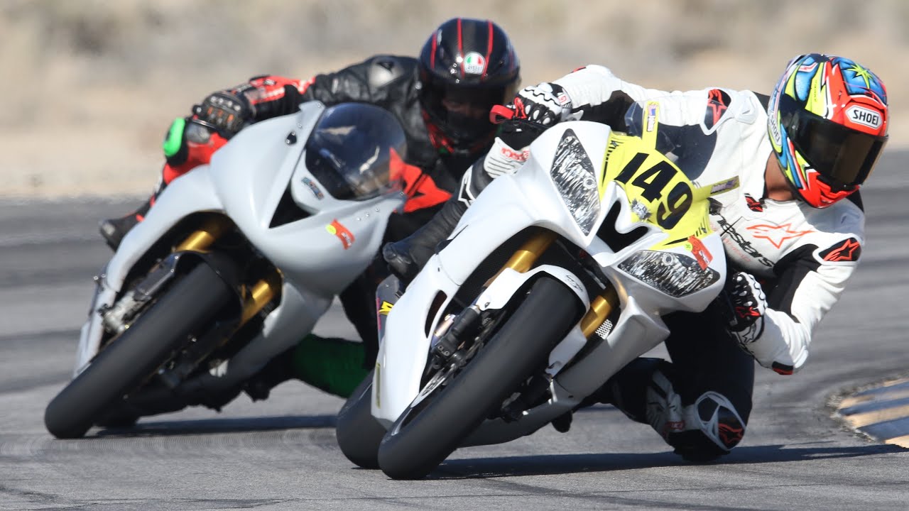 Motorcycle Club Racing on Buttonwillow Circuit