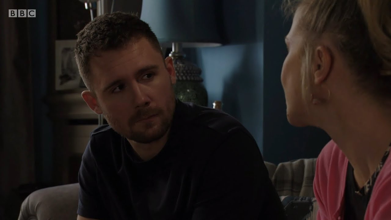 EastEnders - Martin & Linda Keep Secrets And Chantelle Has Doubts (27th December 2019) Part.2/7