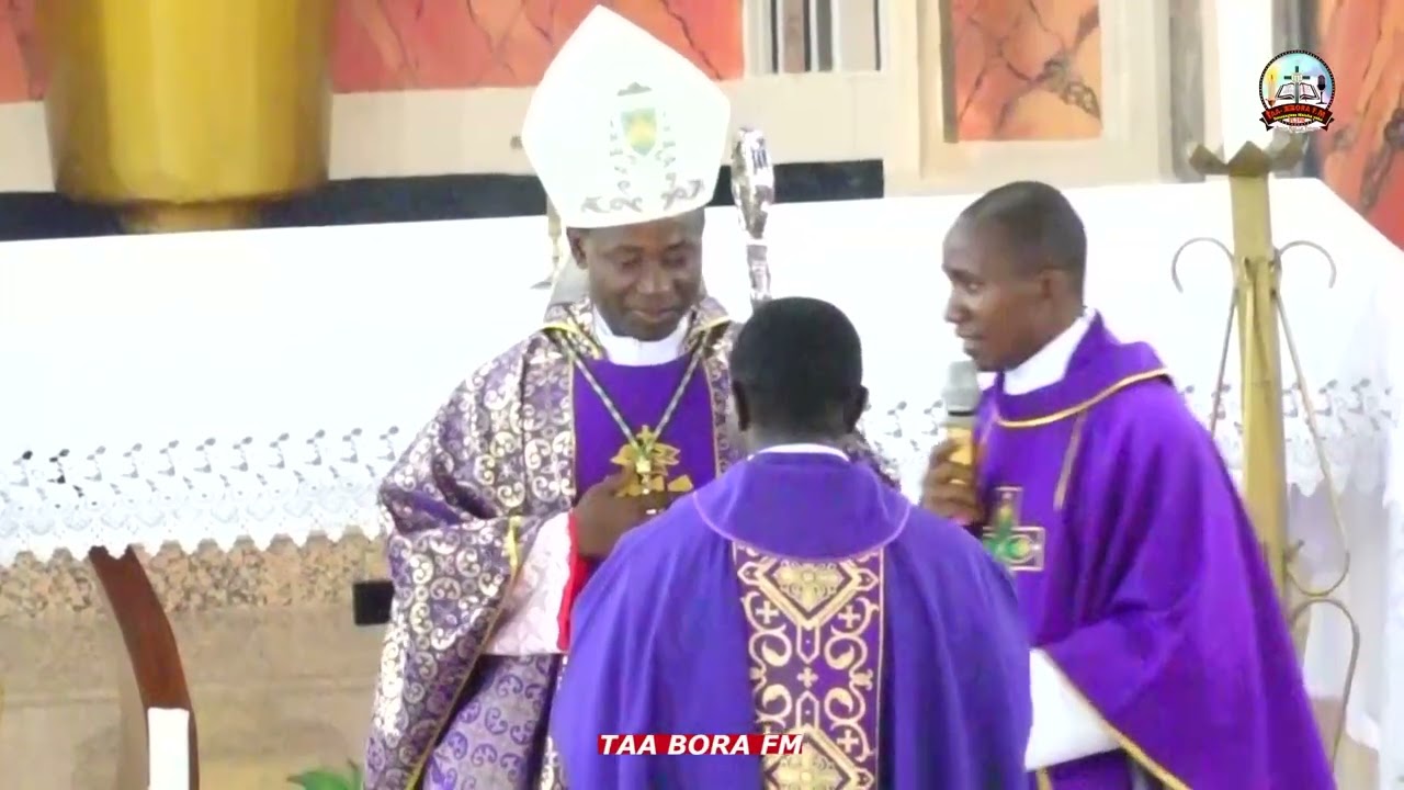 HIVI NDIVYO PADRE NOVATUS SAFARI ALIVYOSIMKWA KUWA PAROKO PAROKIA YA MT. THERESIA WA MTOTO YESU TBR.