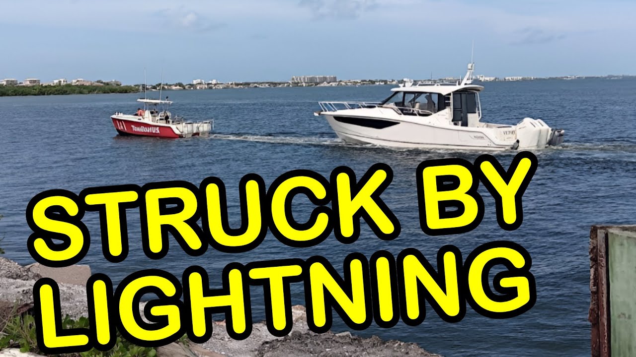Lightning-Damaged Boston Whaler to MarineMax Sarasota | Tow 41ft Boston Whaler