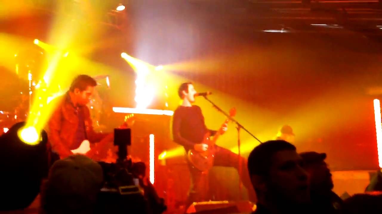 Breaking Benjamin - I Will Not Bow (Live in Lubbock, TX 12/2/09)