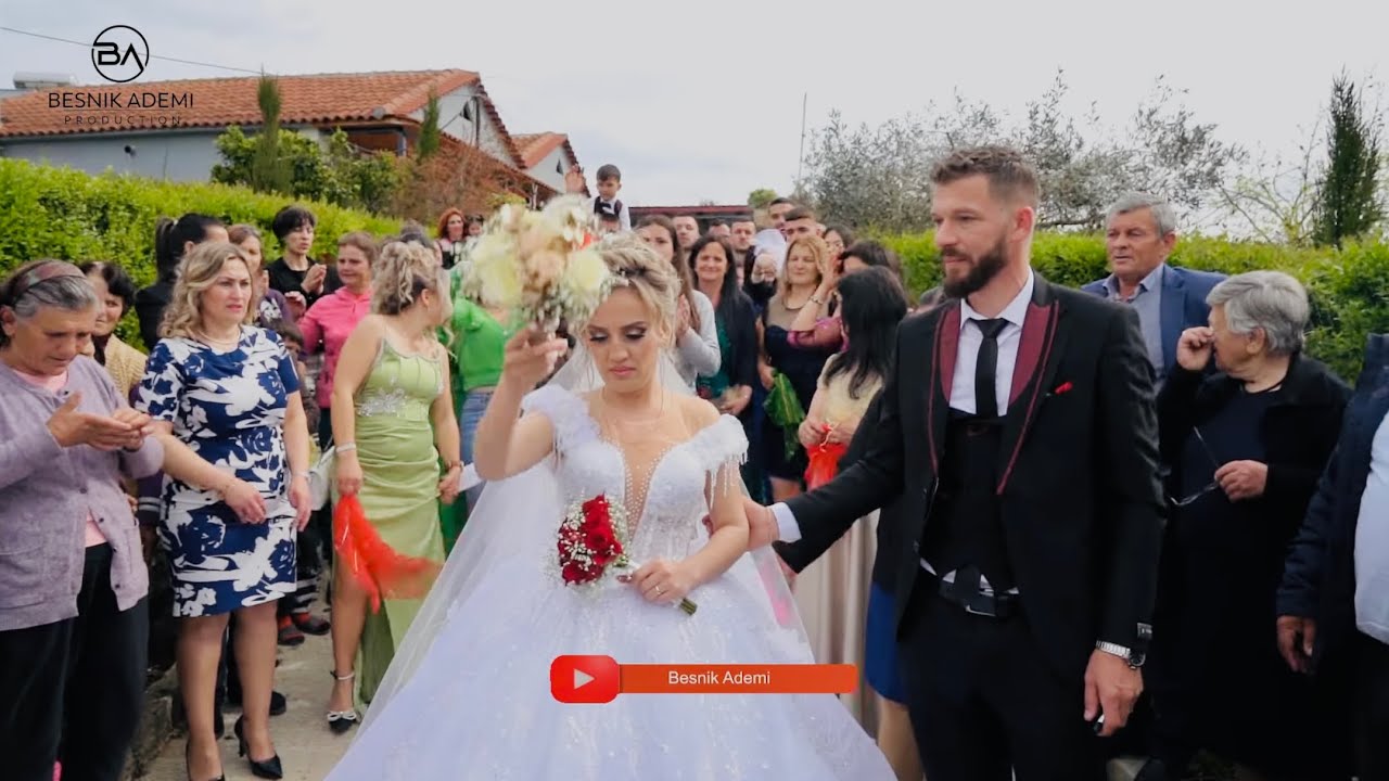 Moment prekës! Dalja e nuses nga shtepia ne Belsh - Dasma Kujtim & Silvana