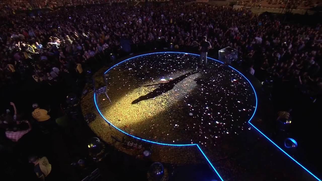 Coldplay - Amazing Day Live at Rose Bowl Pasadena 2016